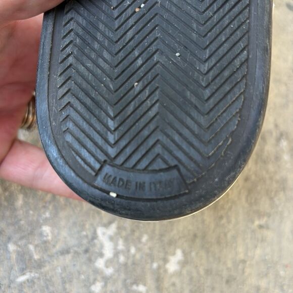 Chanel leather low tops - Picture 10 of 10